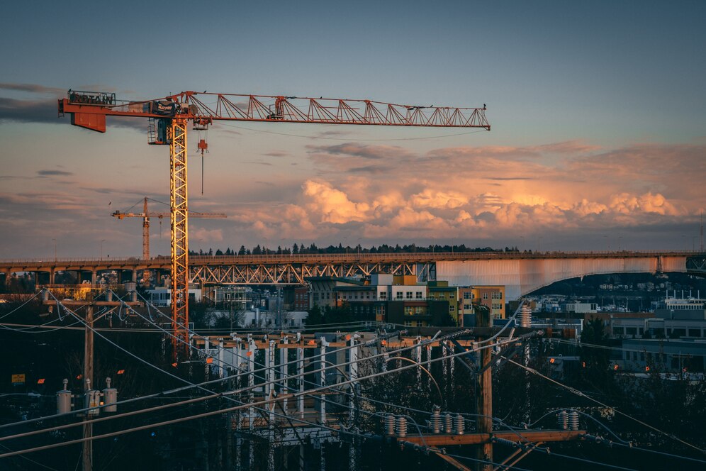 Pokles aktivity v írskom stavebnom sektore pokračuje, no tempo spomaľuje