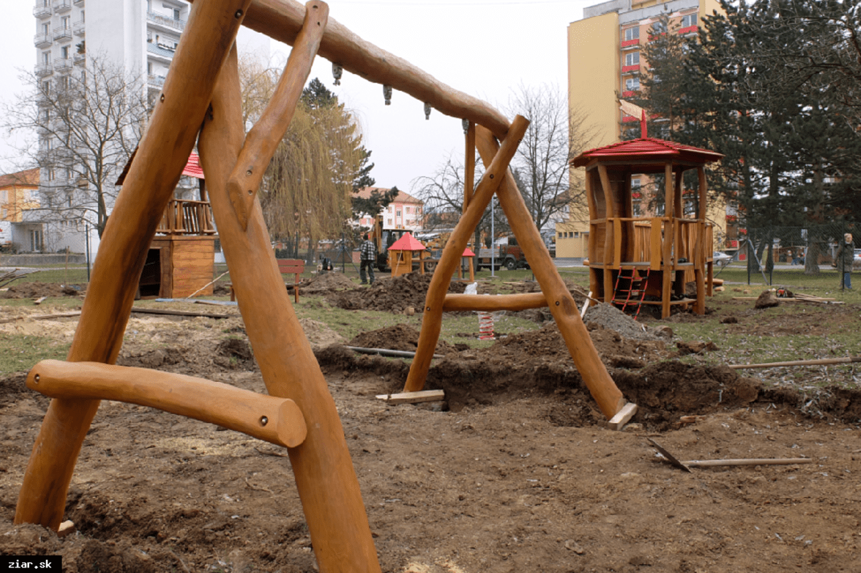Modernizácia detských ihrísk v Žiari nad Hronom