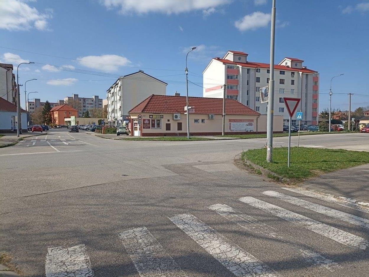 Sereď osadí novú značku STOP na križovatke Čepeňská – Vojanská
